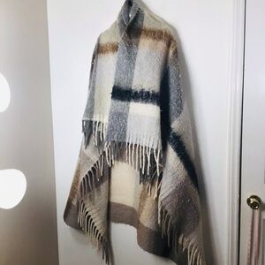 Villa Firenze wool Italy thick knit scarf wrap